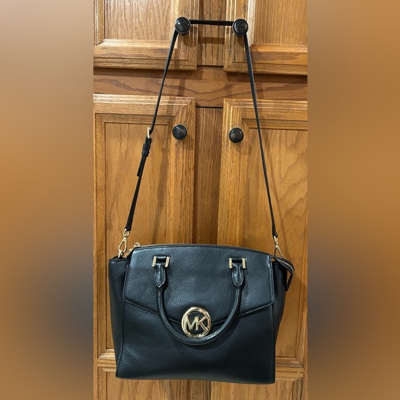 Michael Kors Hudson Black Leather Shoulder Bag - Picture 1 of 13